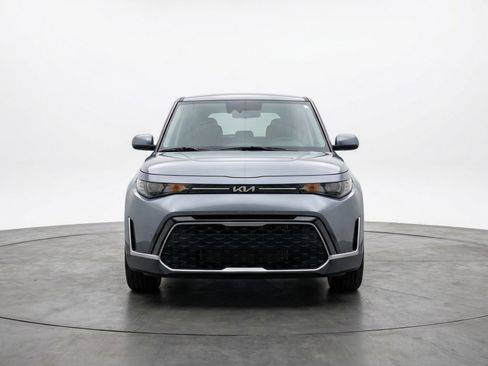 Used 2025 Kia Soul LX w/ LX Technology Package image 2
