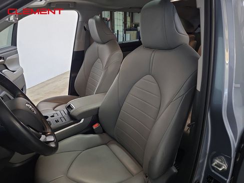 Used 2020 Toyota Highlander XLE w/ Protection Package #3 image 29