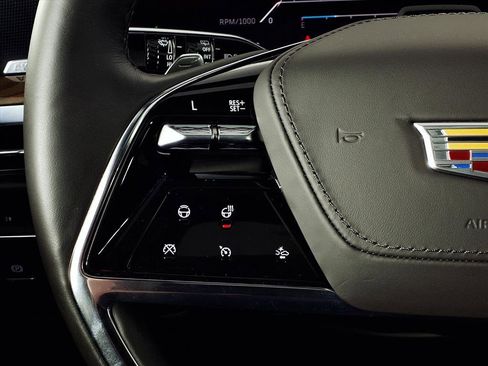 Used 2025 Cadillac Escalade Sport Platinum w/ LPO, ONYX Package image 20