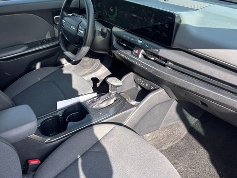 Used 2025 Kia K4 LXS image 13