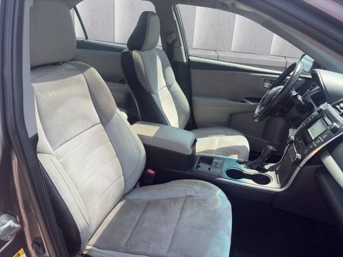 Used 2015 Toyota Camry XSE w/ Moonroof Package FWD image 13