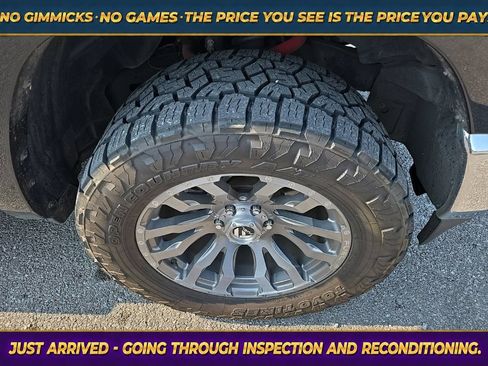 Used 2022 RAM 1500 Laramie AWD/4WD image 9