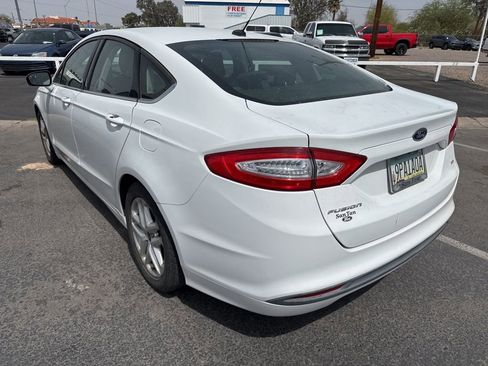 Used 2016 Ford Fusion SE image 3
