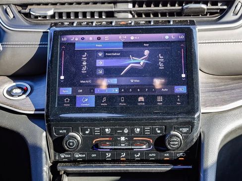 Certified 2024 Jeep Grand Cherokee L Limited w/ Luxury Tech Group II image 17