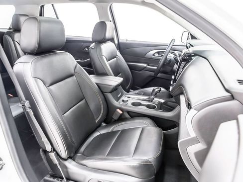 Used 2019 Chevrolet Traverse Premier w/ Redline Edition FWD image 32