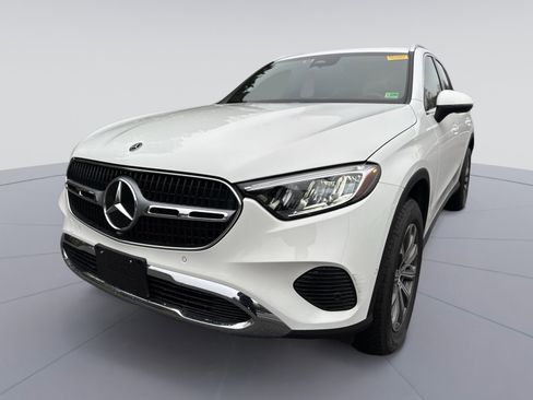 Used 2024 Mercedes-Benz GLC 300 4MATIC image 5