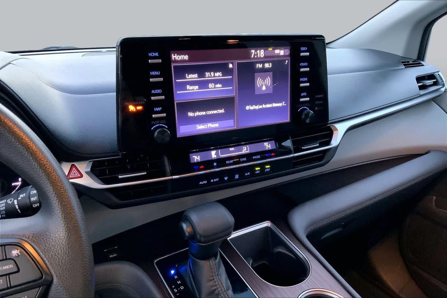 Used 2022 Toyota Sienna LE FWD image 6