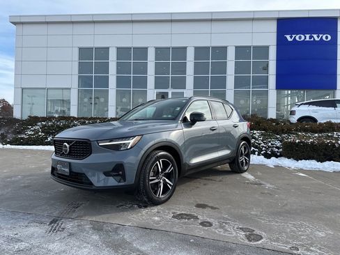 Used 2023 Volvo XC40 B5 Plus w/ Driver Assist Package image 42