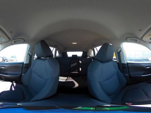 Used 2025 Toyota RAV4 XLE image 42