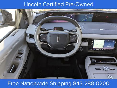 Certified 2025 Lincoln Navigator Reserve image 14
