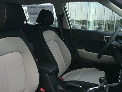 New 2026 Hyundai Venue SEL FWD image 9