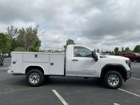 New 2024 GMC Sierra 3500 Pro w/ Convenience Package image 4