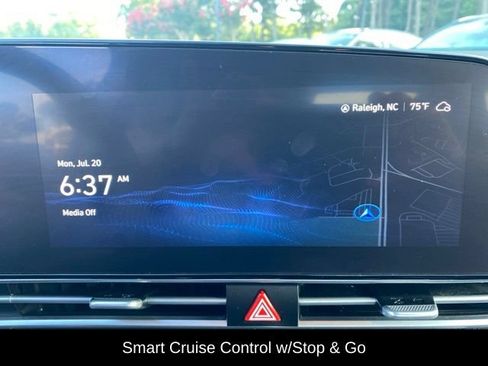 Used 2023 Hyundai Elantra SEL w/ Convenience Package FWD image 11