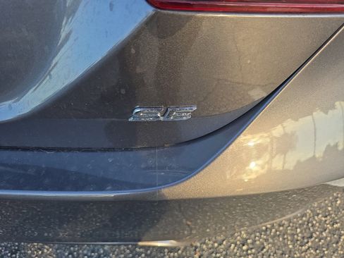 Used 2024 Toyota Camry SE image 7