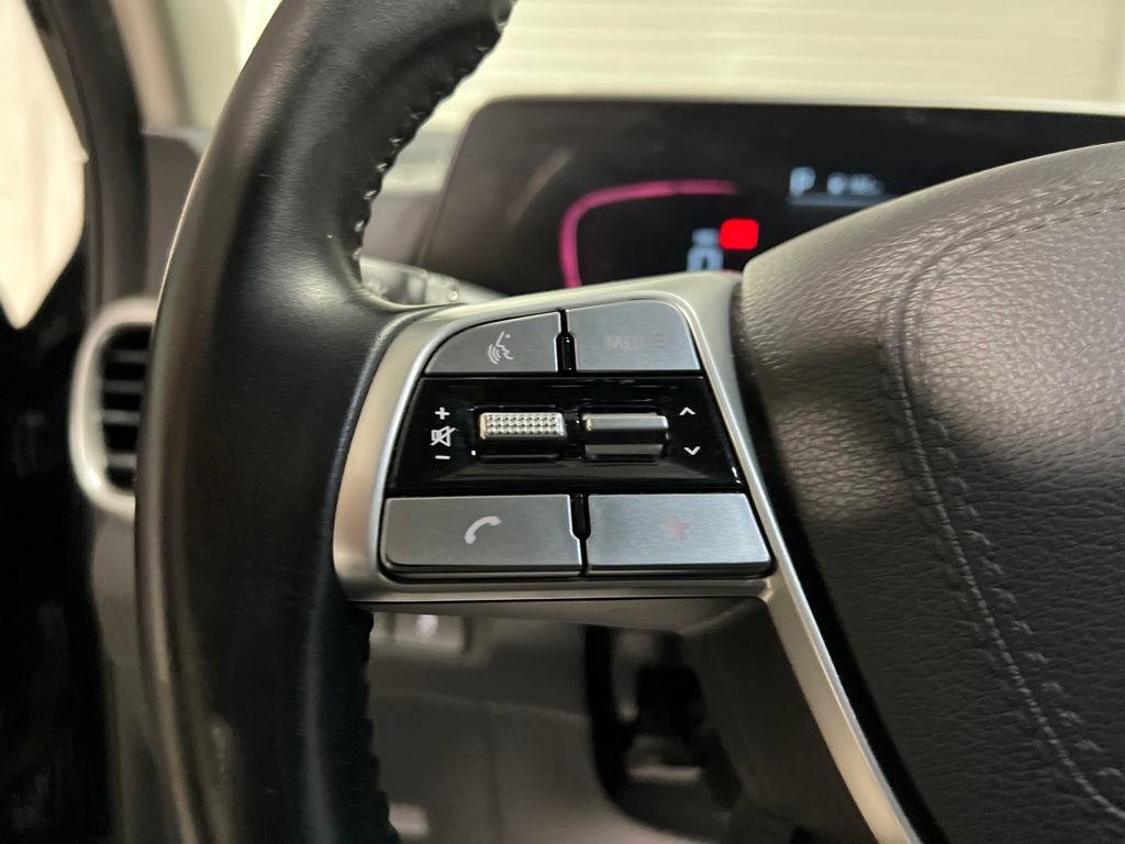 Used 2025 Kia Telluride S FWD image 25