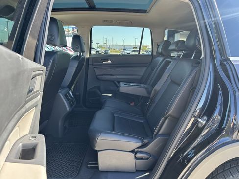 Used 2021 Volkswagen Atlas SEL R-Line w/ MDO Package (Bench Seat) image 13