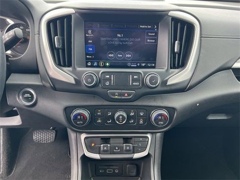 Used 2024 GMC Terrain SLT image 21