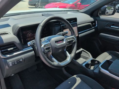 Used 2025 GMC Terrain Elevation AWD/4WD image 5