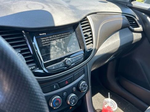 Used 2019 Chevrolet Trax LS FWD image 8