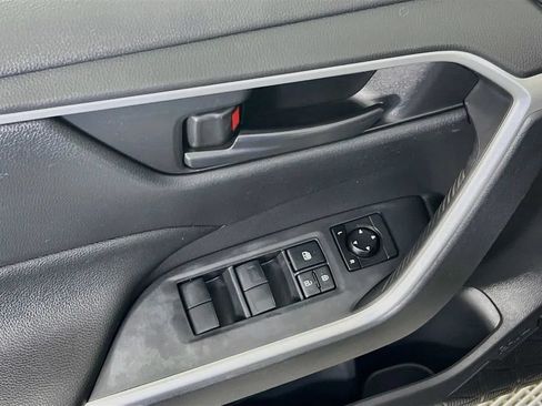Used 2019 Toyota RAV4 LE w/ All Weather Liner Package AWD/4WD image 18