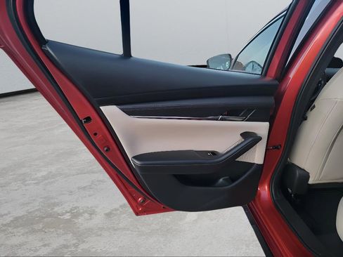 Used 2019 MAZDA MAZDA3 Sedan w/ Preferred Package image 24