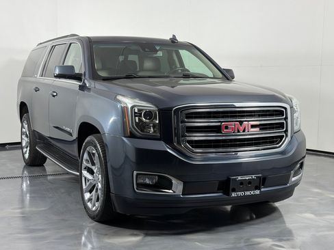 Used 2019 GMC Yukon XL SLT w/ Open Road Package AWD/4WD image 3