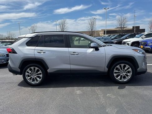 Used 2020 Toyota RAV4 XLE Premium w/ All Weather Liner Package AWD/4WD image 2