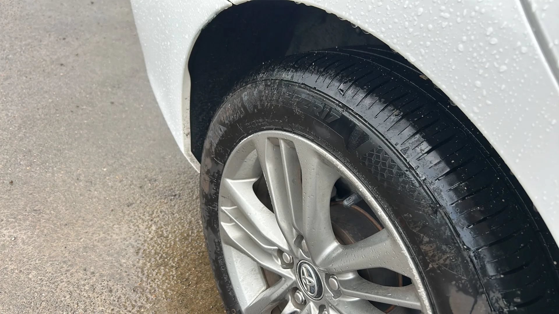 Used 2017 Toyota Camry SE FWD image 29