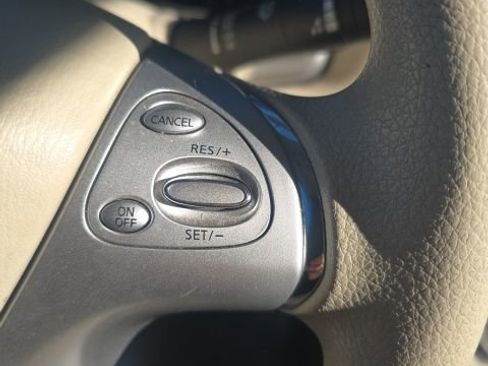 Used 2015 Nissan Murano S image 20