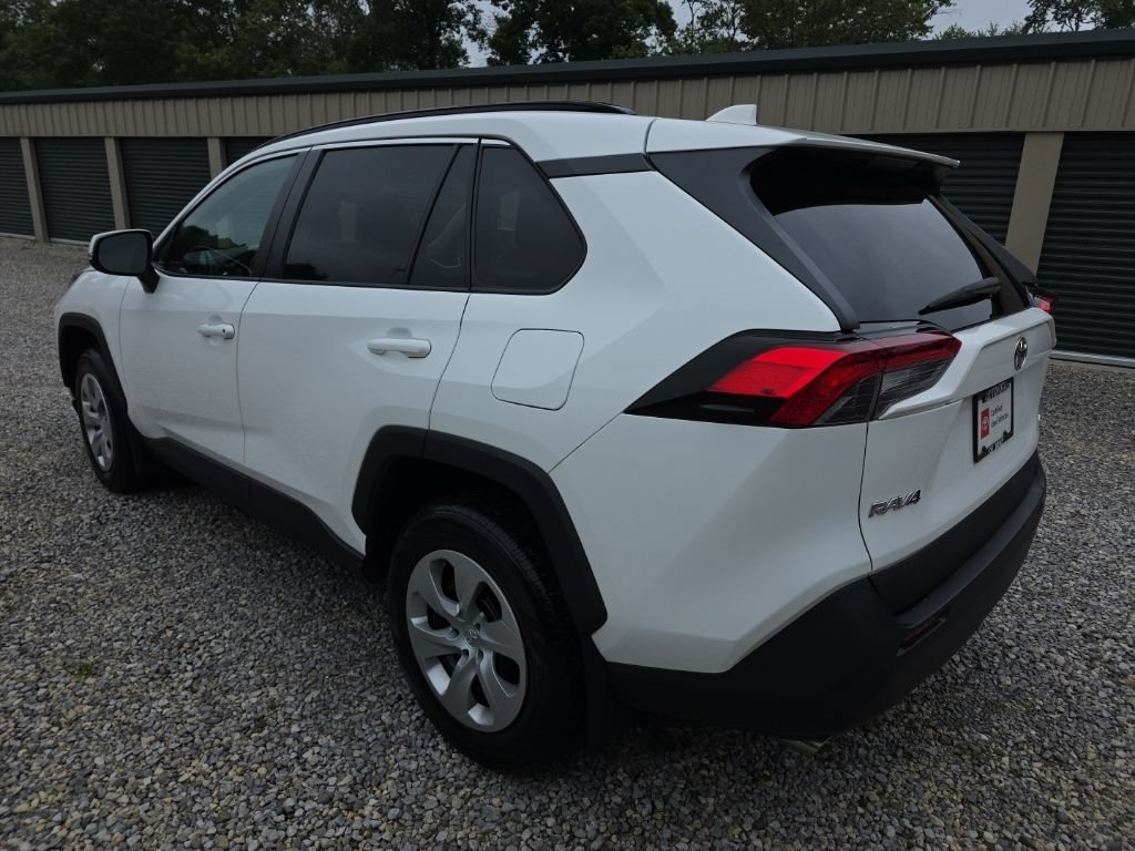 Certified 2021 Toyota RAV4 LE AWD/4WD image 4