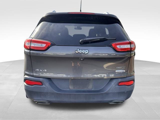 Used 2016 Jeep Cherokee Latitude w/ Cold Weather Group AWD/4WD image 6