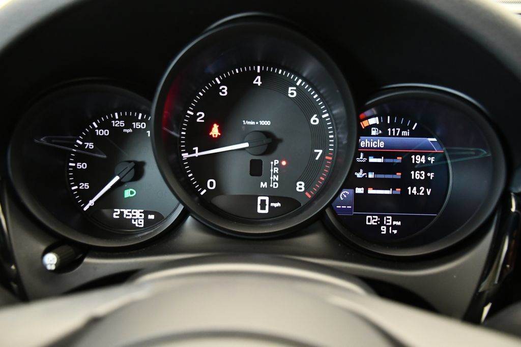 Certified 2023 Porsche Macan AWD/4WD image 25