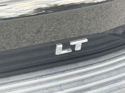 Used 2022 Chevrolet Suburban LT w/ Luxury Package AWD/4WD image 28