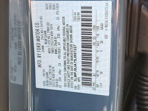 New 2025 Lincoln Nautilus Premier w/ Equipment Group 102A image 25