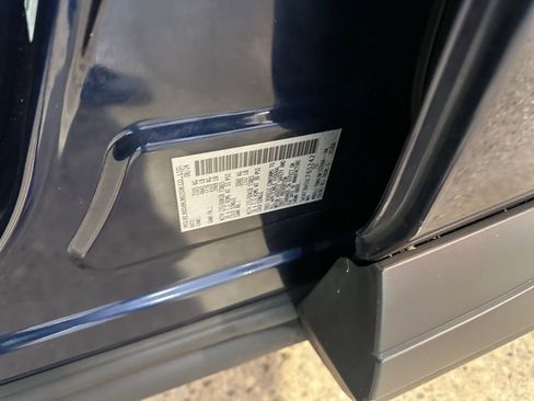 Used 2025 Nissan Rogue SV FWD image 30