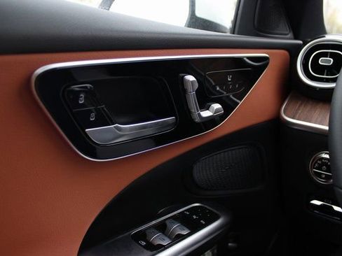 New 2025 Mercedes-Benz C 300 4MATIC Sedan image 22