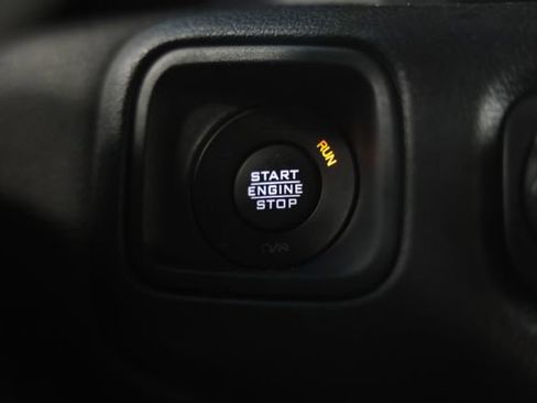 Used 2024 Jeep Wrangler Unlimited AWD/4WD image 28