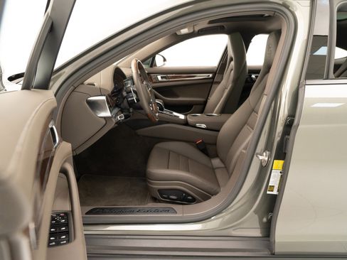 Certified 2023 Porsche Panamera 4 Platinum Edition image 17