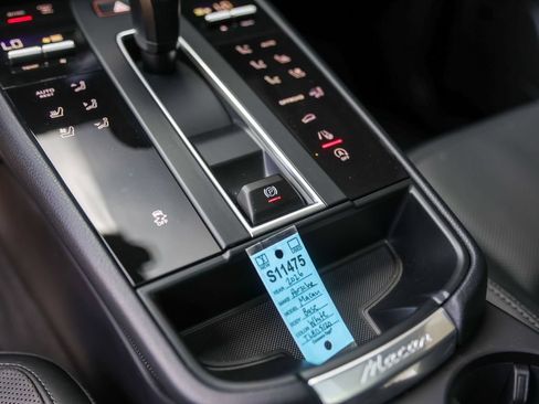 Certified 2026 Porsche Macan AWD/4WD image 27