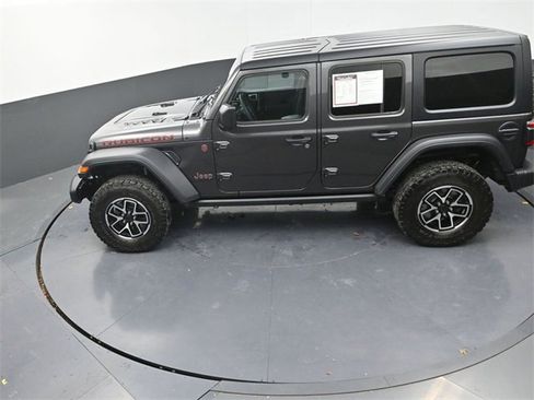 Used 2024 Jeep Wrangler Unlimited Rubicon w/ Convenience Group image 12