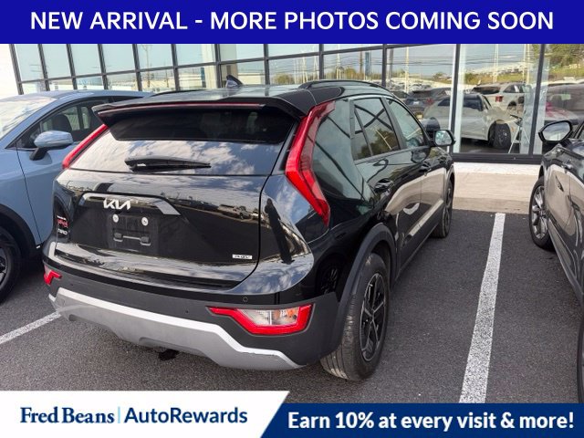 Used 2023 Kia Niro EX w/ EX Cold Weather Package FWD image 7
