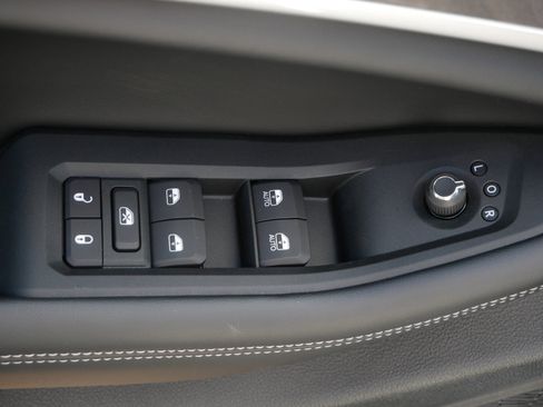 New 2025 Jeep Grand Cherokee L Limited w/ Trailer Tow Package image 13