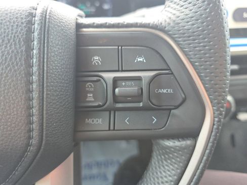 Used 2024 Toyota Tacoma TRD Sport image 19