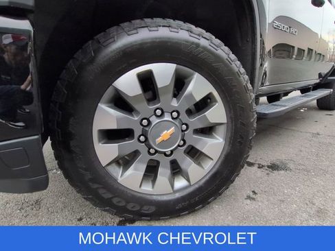 Used 2024 Chevrolet Silverado 2500 Custom w/ Custom Convenience Package image 7