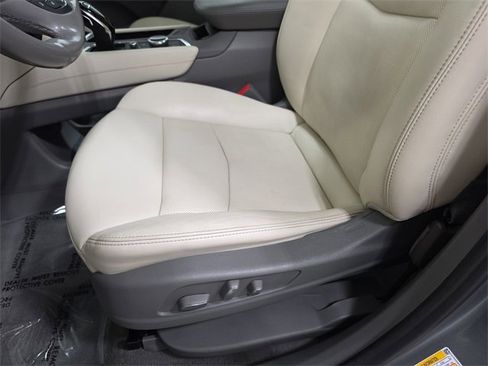 Certified 2023 Cadillac XT6 Premium Luxury image 25