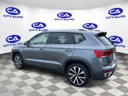 Used 2024 Volkswagen Taos SE FWD image 5