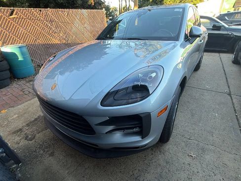 Used 2020 Porsche Macan AWD/4WD image 2