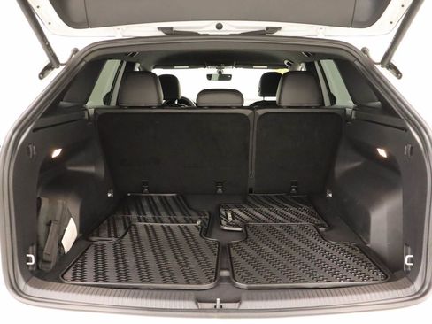 Used 2023 Volkswagen Atlas Cross Sport SE FWD image 19