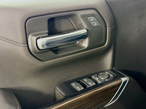 Used 2019 Chevrolet Silverado 1500 RST image 19