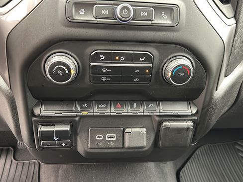 Used 2021 Chevrolet Silverado 1500 Custom AWD/4WD image 19
